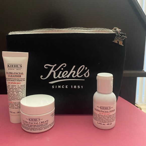 Kiehl’s Ultra Facial Set + Kiehl’s Zipper Bag - Picture 1 of 3